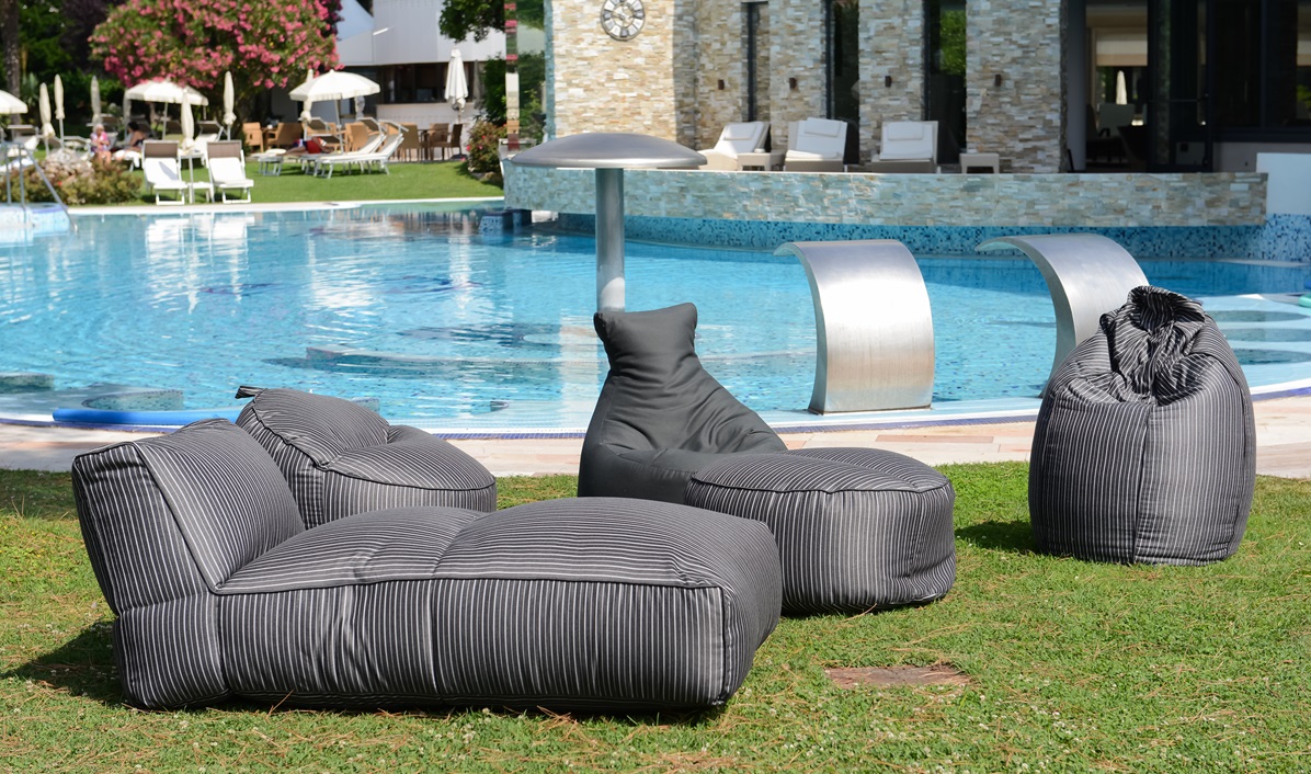 Outdoor home page arredo piscina per spa